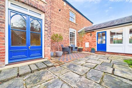 4 bedroom Semi-detached house for sale in Queen Street, Barton-upon-Humber, North Lincolnshire, DN18