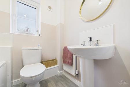 3 bedroom Semi-detached house for sale in Grange View, Winterton, North Lincolnshire, DN15