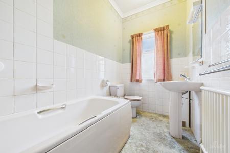 3 bedroom Semi-detached house for sale in Wold Road, Barrow-upon-Humber, North Lincolnshire, DN19