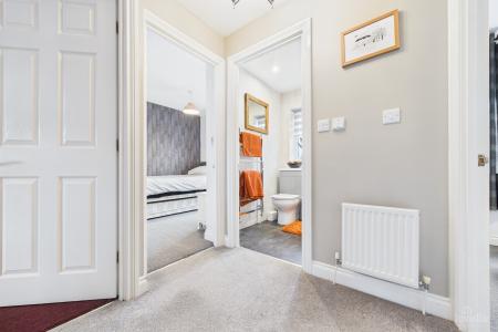 4 bedroom Detached house for sale in Riverbank Rise, Barton-upon-Humber, North Lincolnshire, DN18