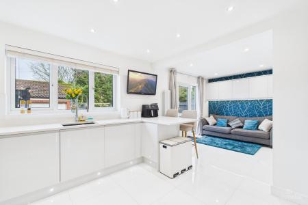 4 bedroom Detached house for sale in Riverbank Rise, Barton-upon-Humber, North Lincolnshire, DN18