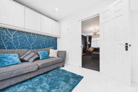 4 bedroom Detached house for sale in Riverbank Rise, Barton-upon-Humber, North Lincolnshire, DN18