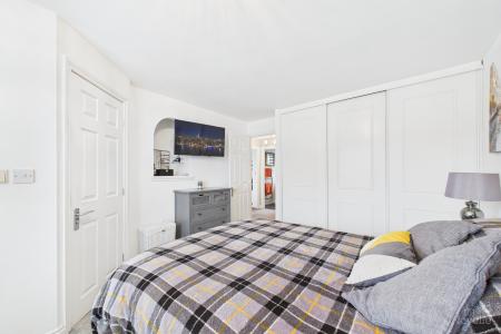 4 bedroom Detached house for sale in Riverbank Rise, Barton-upon-Humber, North Lincolnshire, DN18