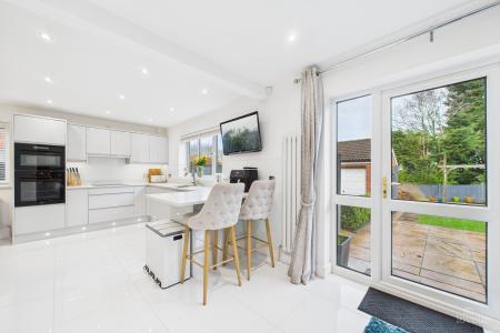 4 bedroom Detached house for sale in Riverbank Rise, Barton-upon-Humber, North Lincolnshire, DN18