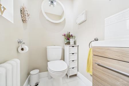 4 bedroom Detached house for sale in Riverbank Rise, Barton-upon-Humber, North Lincolnshire, DN18