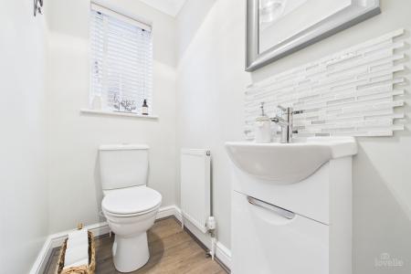 4 bedroom Semi-detached house for sale in Bayleaf Lane, Barton-upon-Humber, North Lincolnshire, DN18