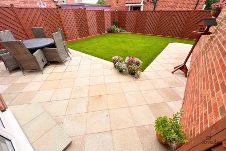 4 bedroom Semi-detached house for sale in Bayleaf Lane, Barton-upon-Humber, North Lincolnshire, DN18