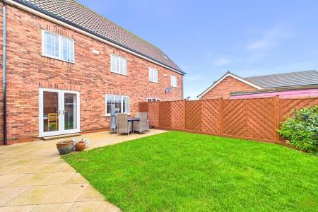 4 bedroom Semi-detached house for sale in Bayleaf Lane, Barton-upon-Humber, North Lincolnshire, DN18