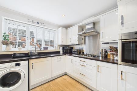 4 bedroom Semi-detached house for sale in Bayleaf Lane, Barton-upon-Humber, North Lincolnshire, DN18