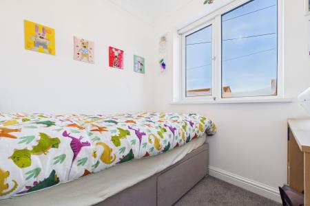 3 bedroom Semi-detached house for sale in Fulford Crescent, New Holland, North Lincolnshire, DN19