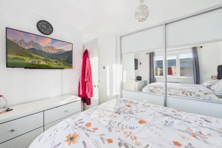 3 bedroom Semi-detached house for sale in Fulford Crescent, New Holland, North Lincolnshire, DN19