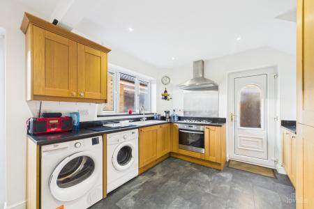 3 bedroom Semi-detached house for sale in Fulford Crescent, New Holland, North Lincolnshire, DN19