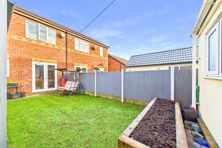 3 bedroom Semi-detached house for sale in Fulford Crescent, New Holland, North Lincolnshire, DN19