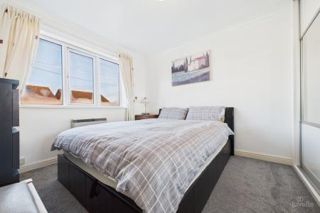 3 bedroom Semi-detached house for sale in Fulford Crescent, New Holland, North Lincolnshire, DN19