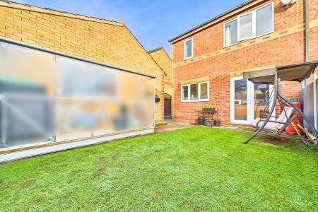 3 bedroom Semi-detached house for sale in Fulford Crescent, New Holland, North Lincolnshire, DN19
