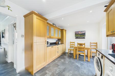 3 bedroom Semi-detached house for sale in Fulford Crescent, New Holland, North Lincolnshire, DN19