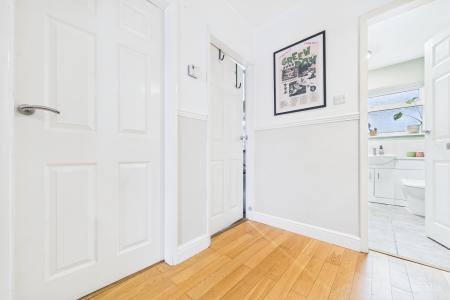 3 bedroom Semi-detached house for sale in Nursery Close, Barton-upon-Humber, North Lincolnshire, DN18