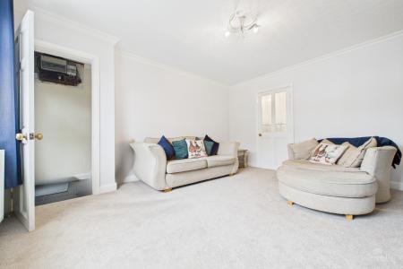 3 bedroom Semi-detached house for sale in Ferry Road, Barrow-upon-Humber, North Lincolnshire, DN19