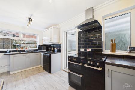 3 bedroom Semi-detached house for sale in Ferry Road, Barrow-upon-Humber, North Lincolnshire, DN19