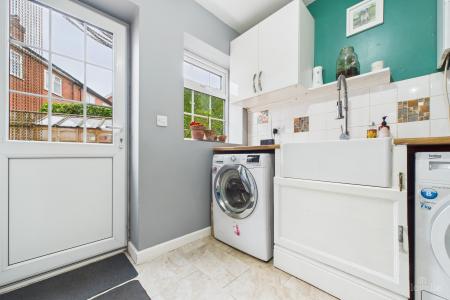 3 bedroom Semi-detached house for sale in Ferry Road, Barrow-upon-Humber, North Lincolnshire, DN19