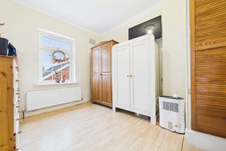 3 bedroom Semi-detached house for sale in Ferry Road, Barrow-upon-Humber, North Lincolnshire, DN19