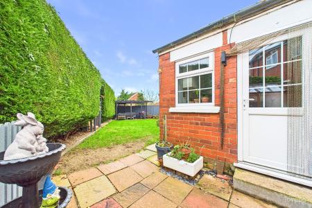 3 bedroom Semi-detached house for sale in Ferry Road, Barrow-upon-Humber, North Lincolnshire, DN19