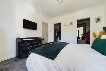 3 bedroom Detached bungalow for sale in Ferry Road, Goxhill, North Lincolnshire, DN19