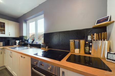 3 bedroom Detached bungalow for sale in Ferry Road, Goxhill, North Lincolnshire, DN19