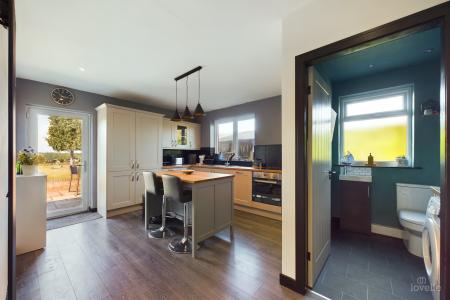 3 bedroom Detached bungalow for sale in Ferry Road, Goxhill, North Lincolnshire, DN19