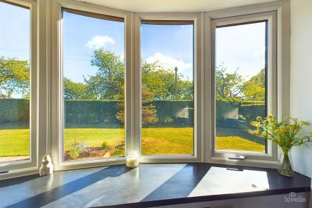 3 bedroom Detached bungalow for sale in Ferry Road, Goxhill, North Lincolnshire, DN19