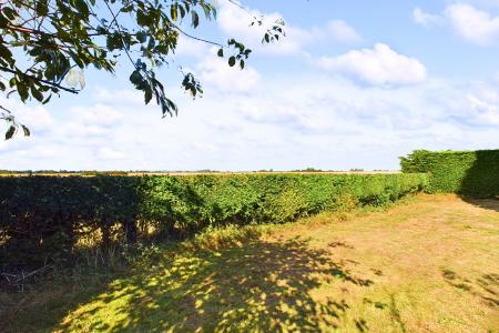3 bedroom Detached bungalow for sale in Ferry Road, Goxhill, North Lincolnshire, DN19