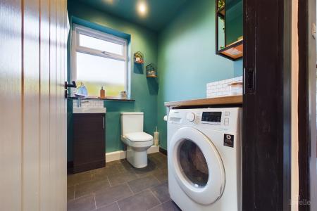 3 bedroom Detached bungalow for sale in Ferry Road, Goxhill, North Lincolnshire, DN19