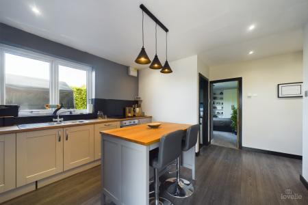 3 bedroom Detached bungalow for sale in Ferry Road, Goxhill, North Lincolnshire, DN19