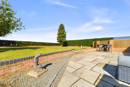 3 bedroom Detached bungalow for sale in Ferry Road, Goxhill, North Lincolnshire, DN19