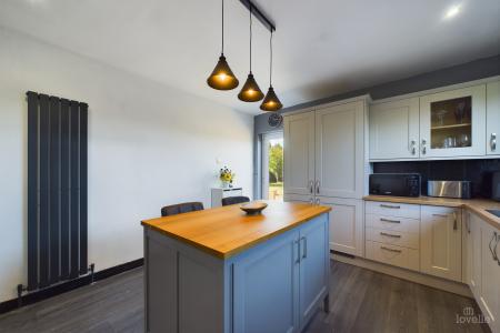 3 bedroom Detached bungalow for sale in Ferry Road, Goxhill, North Lincolnshire, DN19