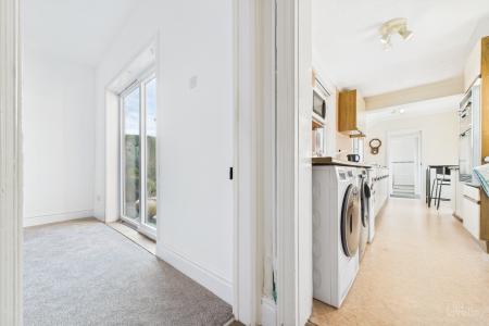 3 bedroom Semi-detached house for sale in Marsh Lane, Barton-upon-Humber, North Lincolnshire, DN18