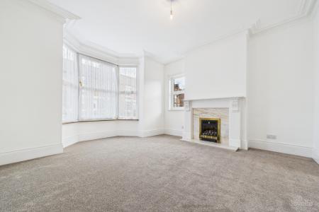 3 bedroom Semi-detached house for sale in Marsh Lane, Barton-upon-Humber, North Lincolnshire, DN18