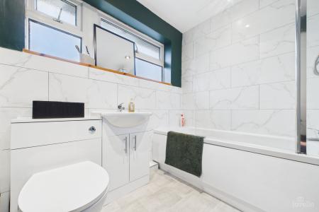 3 bedroom Semi-detached house for sale in Orchard Close, Barton-upon-Humber, North Lincolnshire, DN18
