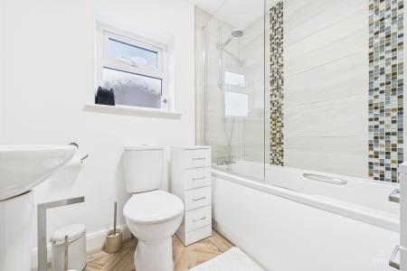 3 bedroom Semi-detached house for sale in The Square, Goxhill, North Lincolnshire, DN19