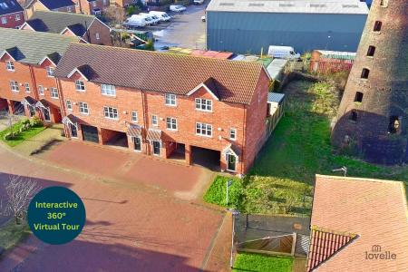 3 bedroom End of terrace house for sale in Mill View, Barton-upon-Humber, North Lincolnshire, DN18