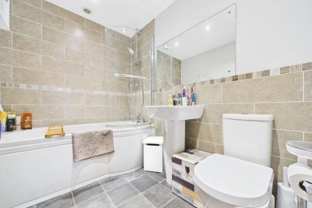 3 bedroom End of terrace house for sale in Mill View, Barton-upon-Humber, North Lincolnshire, DN18