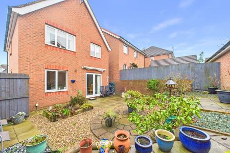 3 bedroom Detached house for sale in Clipson Crest, Barton-upon-Humber, North Lincolnshire, DN18