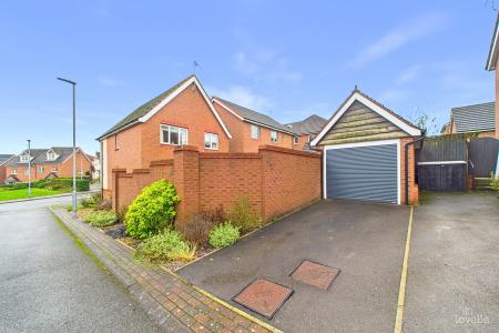 3 bedroom Detached house for sale in Clipson Crest, Barton-upon-Humber, North Lincolnshire, DN18