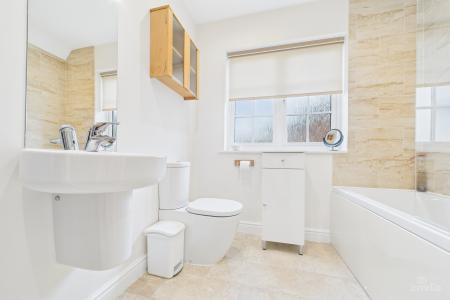 3 bedroom Detached house for sale in Clipson Crest, Barton-upon-Humber, North Lincolnshire, DN18