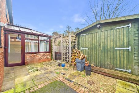 3 bedroom Semi-detached house for sale in Hedgerow Close, Barrow-upon-Humber, North Lincolnshire, DN19