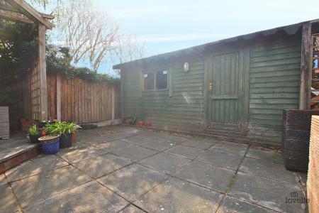 3 bedroom Semi-detached house for sale in Hedgerow Close, Barrow-upon-Humber, North Lincolnshire, DN19