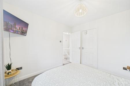 3 bedroom Semi-detached house for sale in Hedgerow Close, Barrow-upon-Humber, North Lincolnshire, DN19