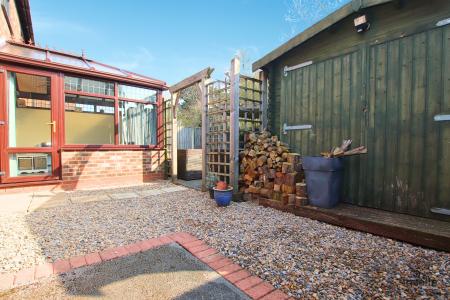 3 bedroom Semi-detached house for sale in Hedgerow Close, Barrow-upon-Humber, North Lincolnshire, DN19