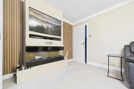 3 bedroom Semi-detached house for sale in Hedgerow Close, Barrow-upon-Humber, North Lincolnshire, DN19