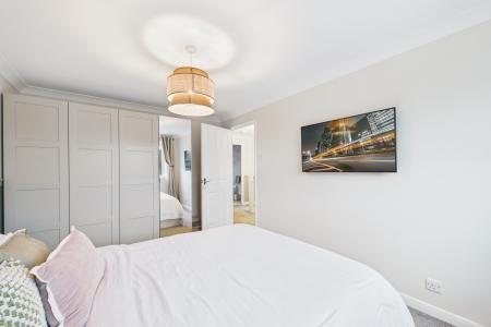 3 bedroom Semi-detached house for sale in Simpson Close, Barrow-upon-Humber, North Lincolnshire, DN19